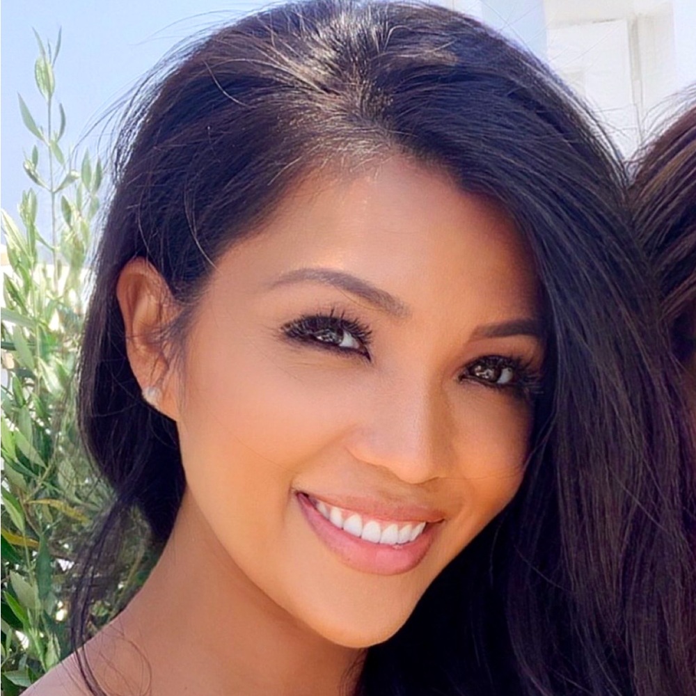 Meet your Posher, Dawn Pham